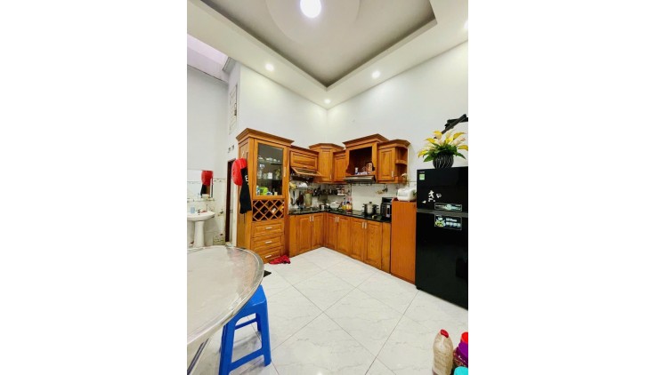 Bán nhà Quận 12, Nhà đẹp 3 tầng 104m2, KV Trung Tâm, Mặt tiền Trương Thị Hoa Q12, Nhỉnh 9 Tỷ, Còn Thương lượng